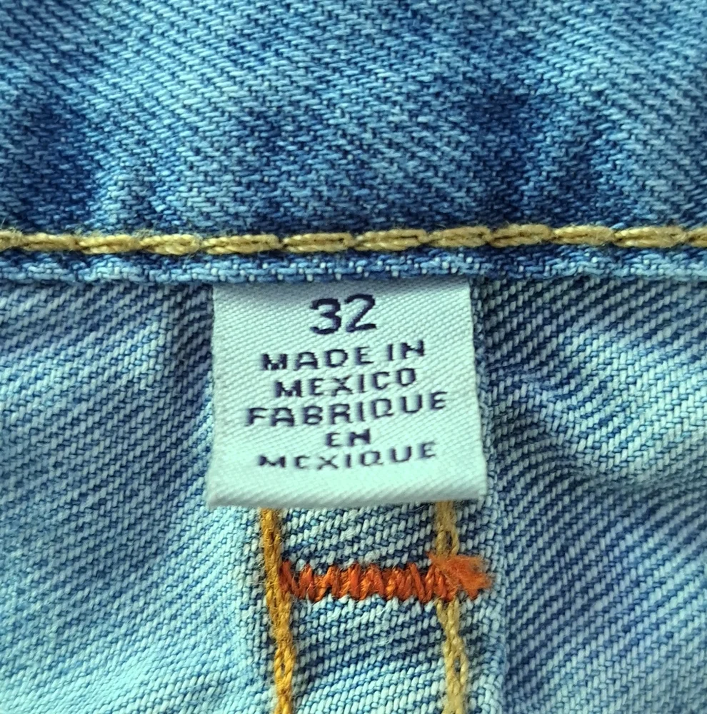 True Religion Flap Mens Medium Wash Straight World Tour 100% Cotton Jeans. Sz 32